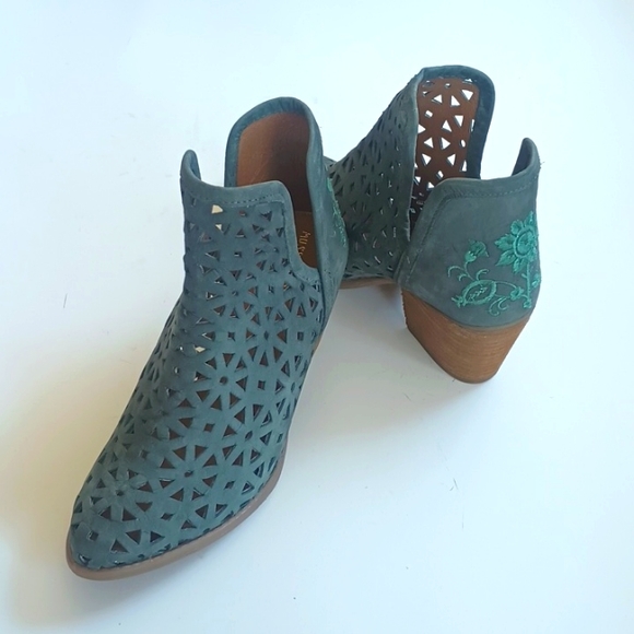Musse & Cloud Shoes - Musse & Cloud Green Ankle Boots with Cutout Design